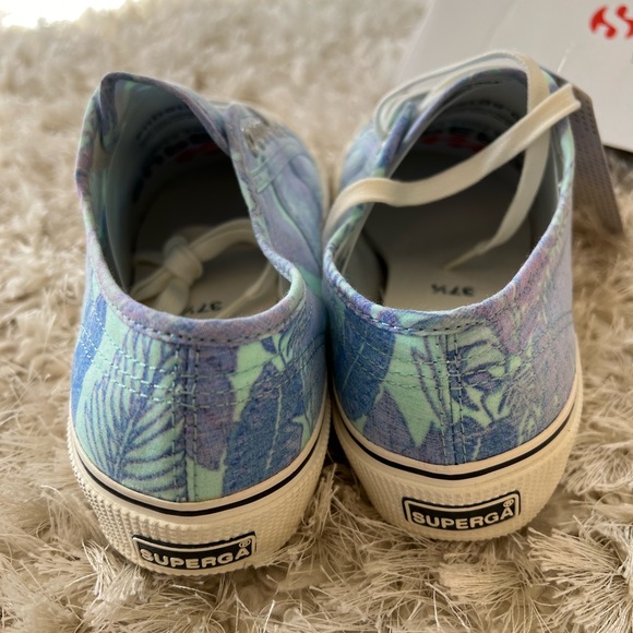 New in Box Superga Blue Hawaiian Sneakers - Picture 4 of 6